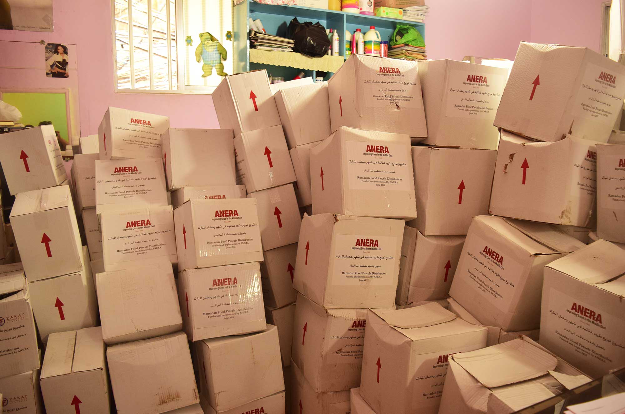 Hundreds of food packages for Syrian refugees were distributed at the Najdeh Association in Burj El Barajneh.