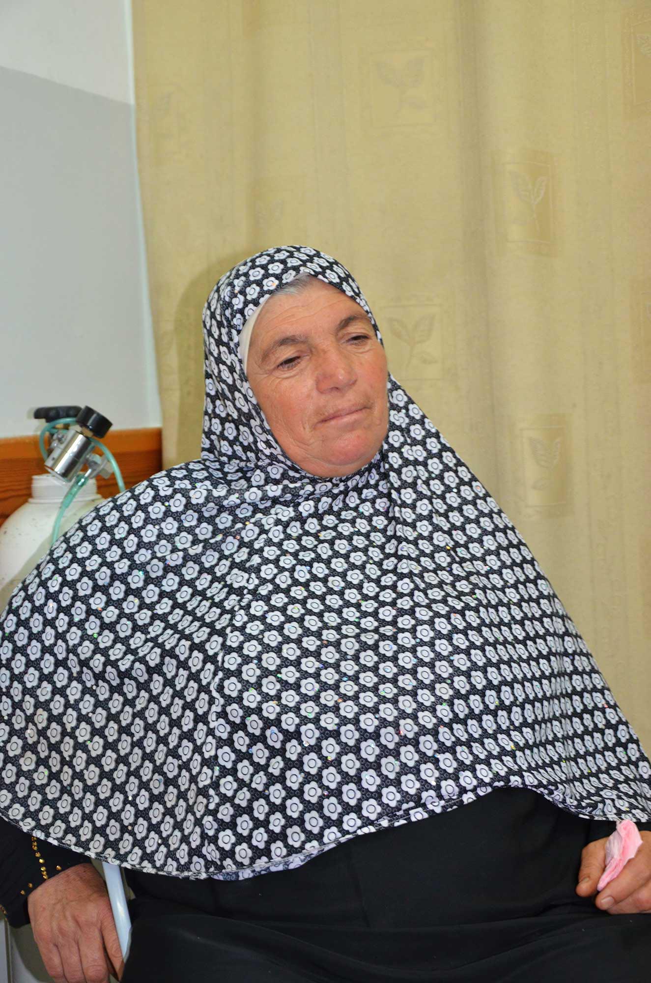 idhna Sumaya and her three sons use Nyastin as part of Medical aid in Palestine to treat fungal infections that can hinder work and everyday life.