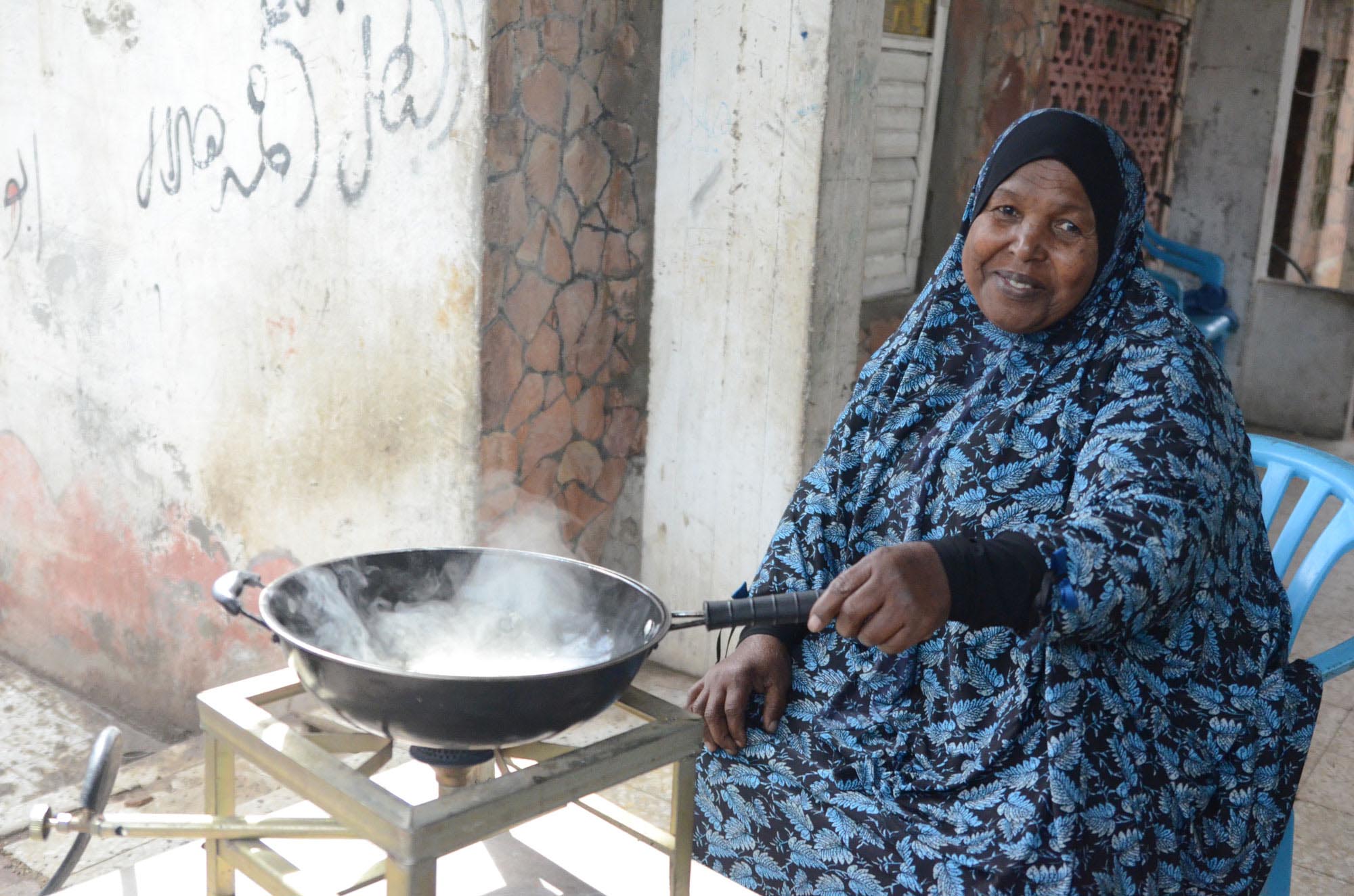 Gaza biogas digesters enable Mariam to cook for her family.