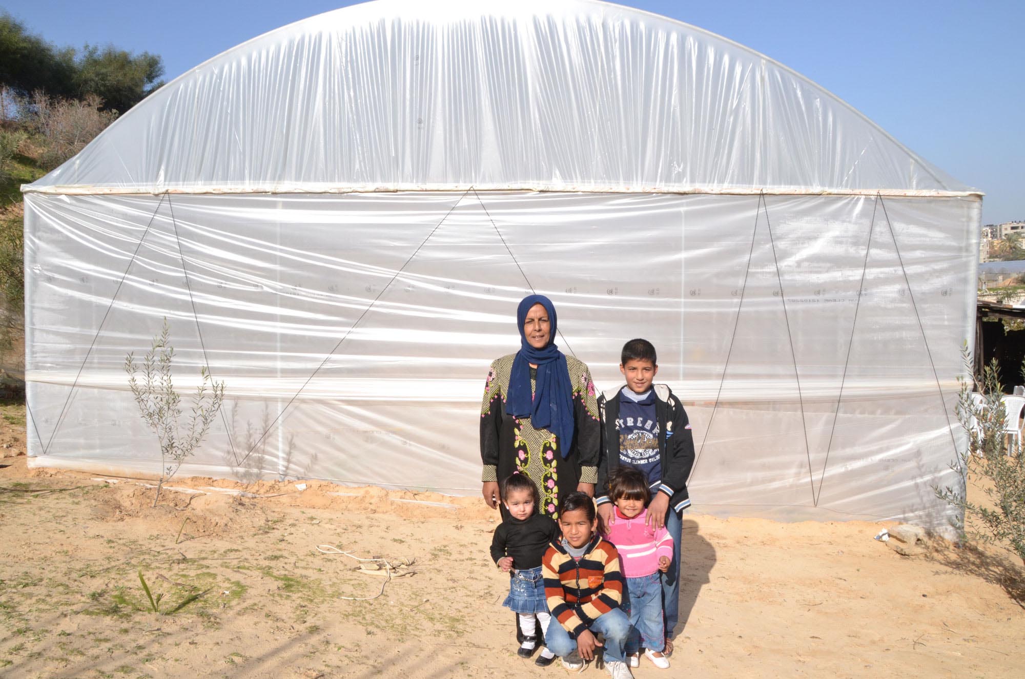 Anera selects Gaza families, based on family size with children under the age of five, farming skills, marginalization and income. Special attention is given to households headed by women.