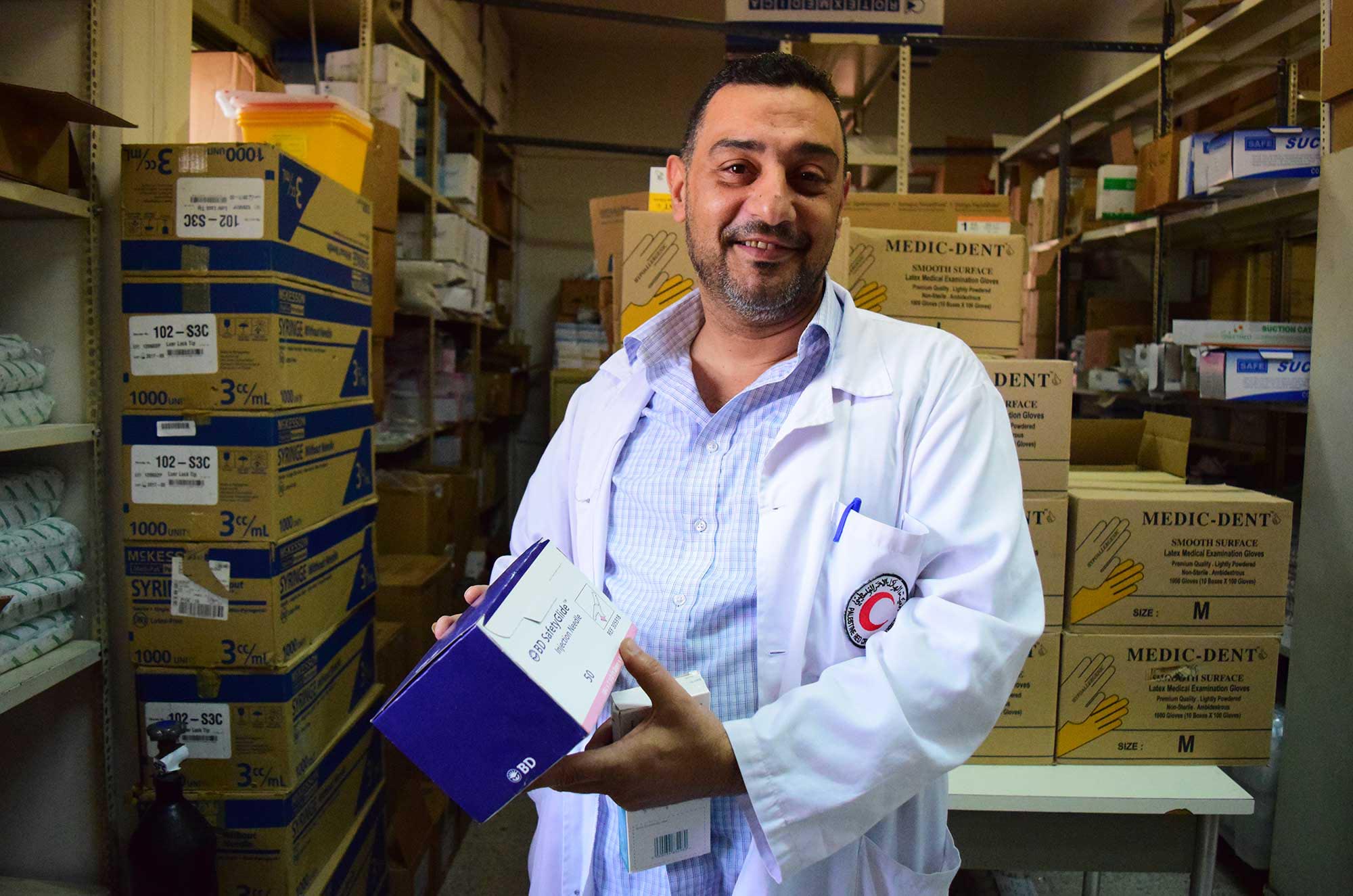 4-edit Nidal Al Qayyem is the deputy head pharmacist at Al Hamshari hospital.