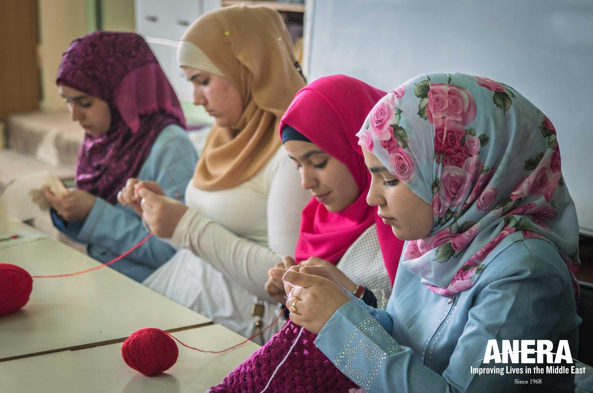 Syrian refugee girls take crafts course in Lebanon