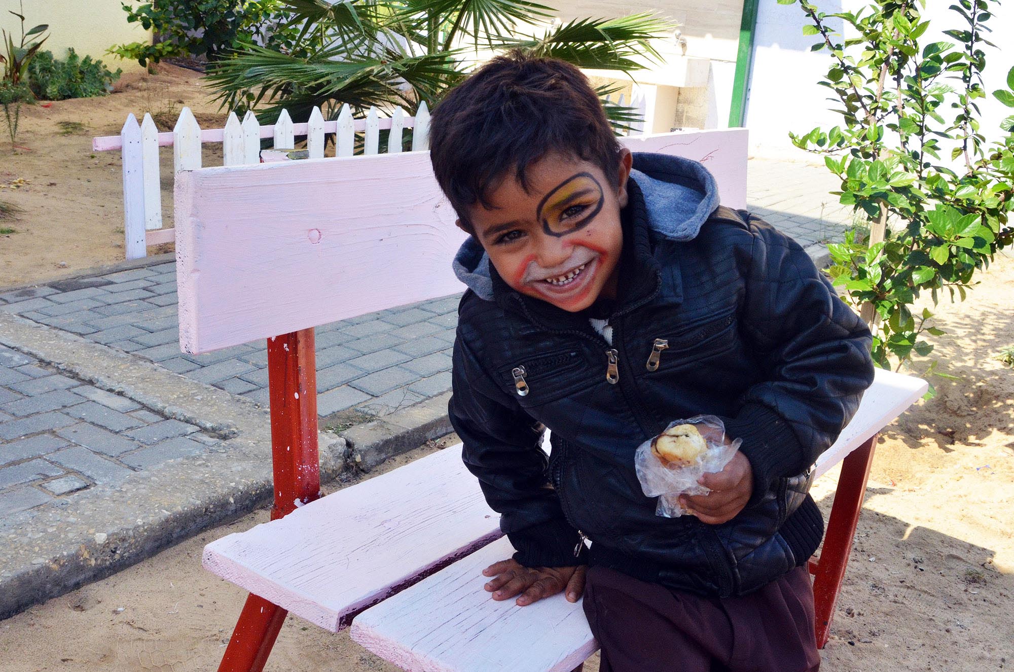 ittle Eyad attends Al Awda preschool and enjoys his meal .