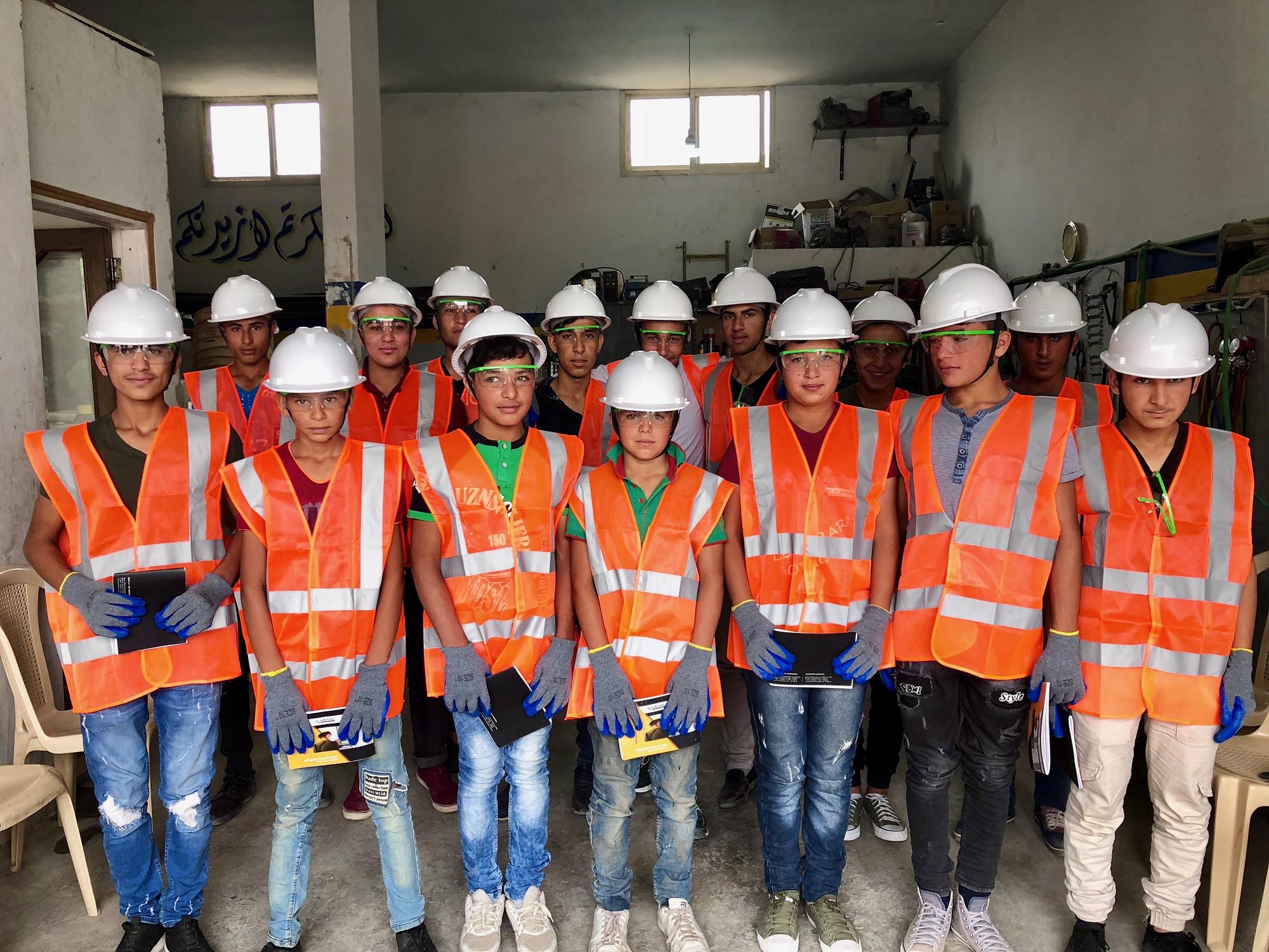Group photo of Anera’s latest cohort of ‘Home Electricity’ students at the Bekaa Valley.
