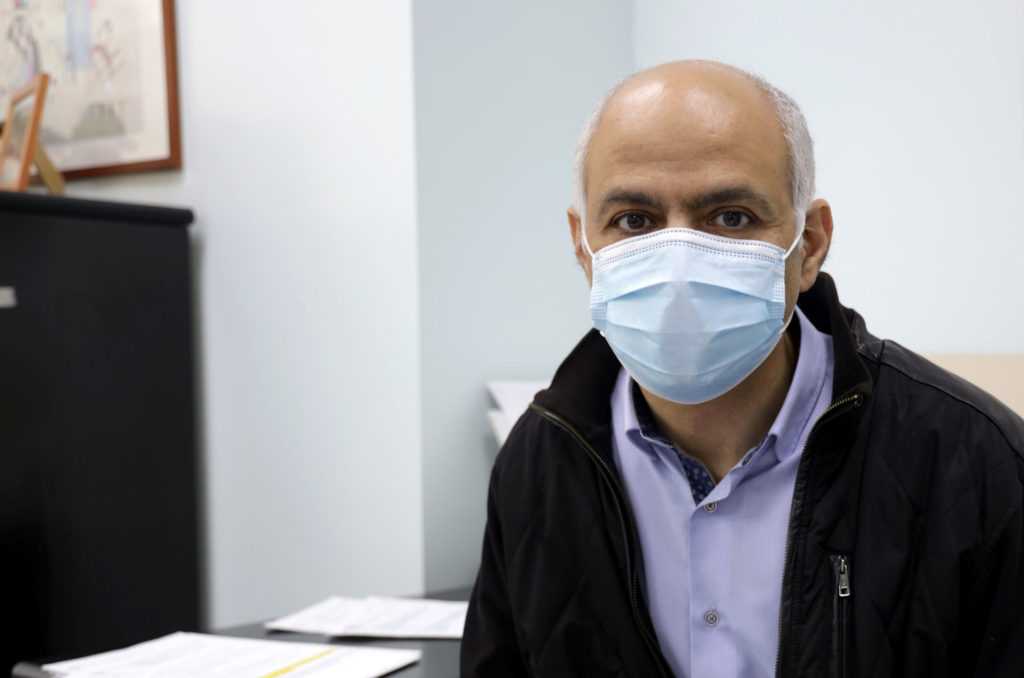 Fadi Hindi in portrait in his office.