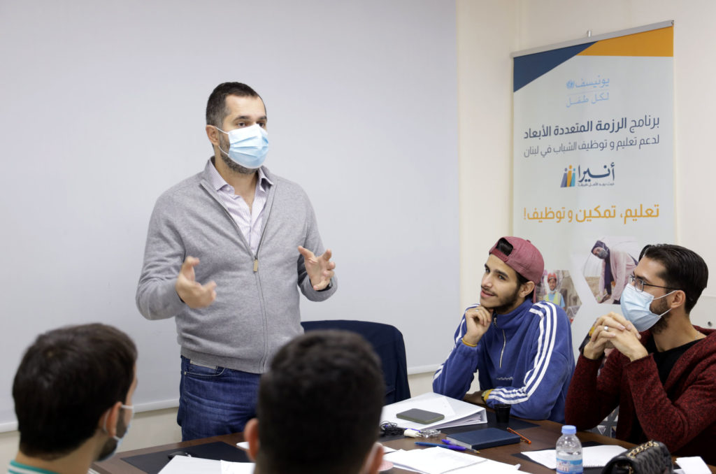 Dr. Fouad Zein speaks to business administration students