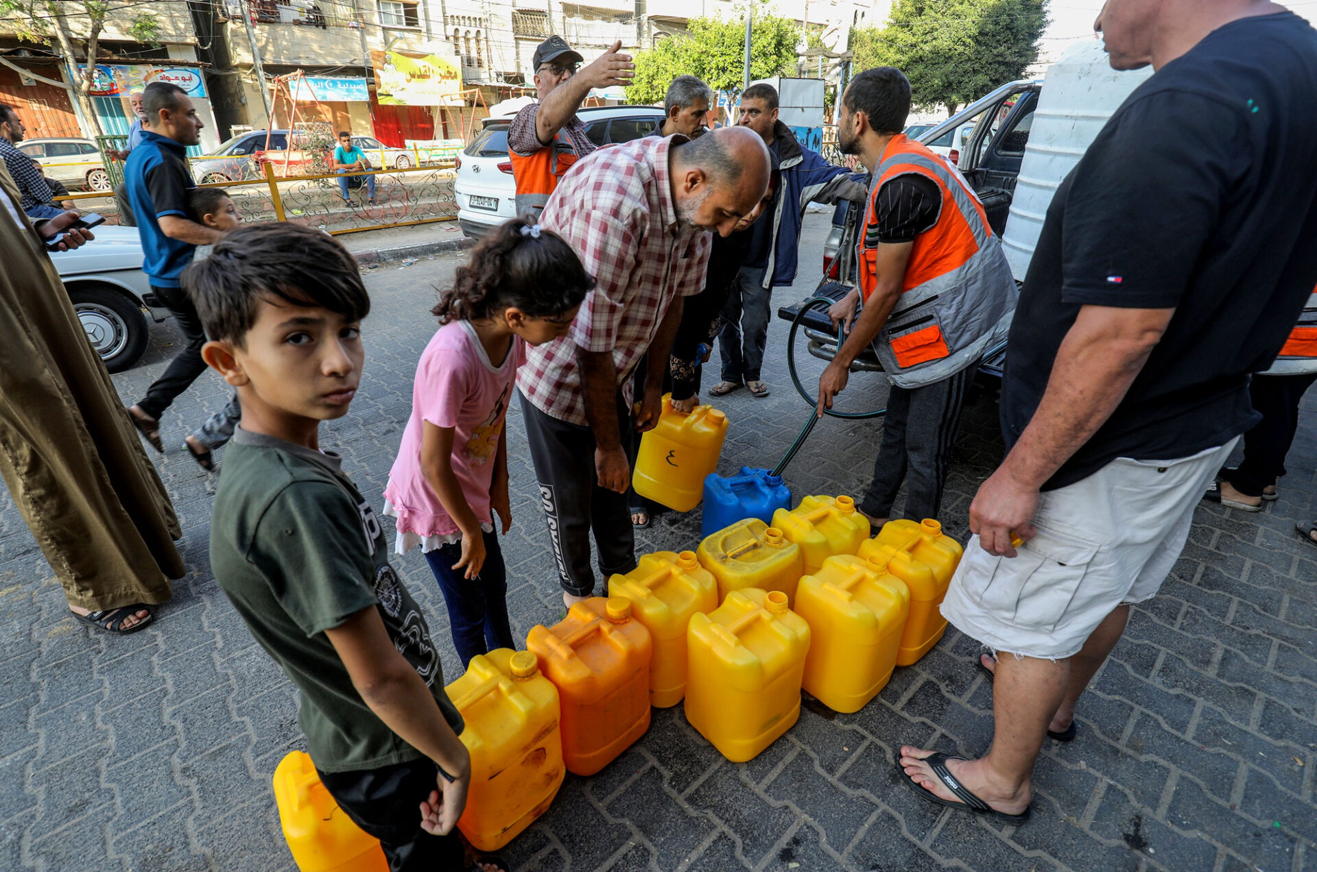 Gaza-water-collection-Rafah