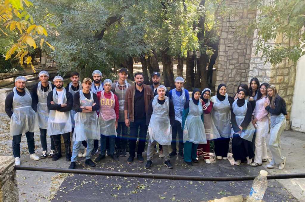 Students in Anera's assistant chef training course in collaboration with the Massakbi Hotel.